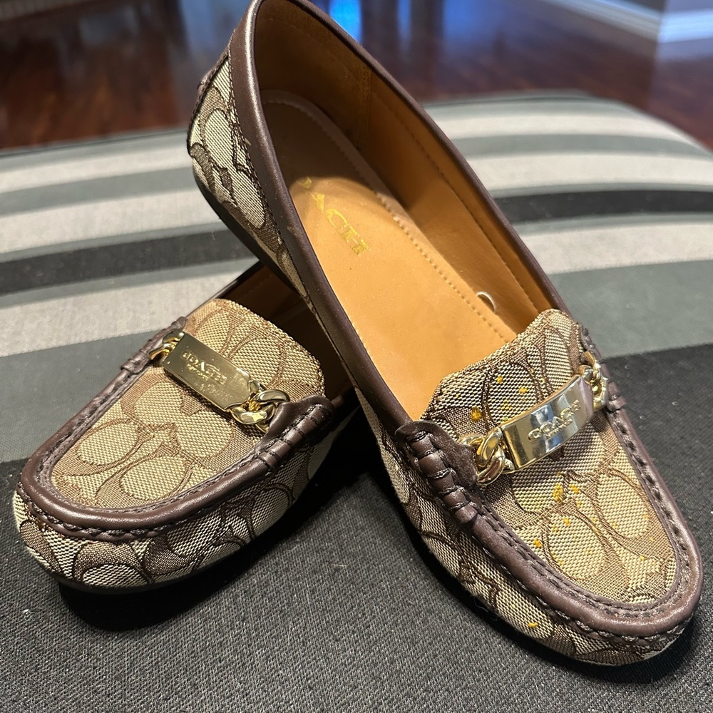 Coach flats